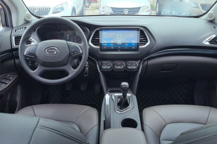 Used GAC Trumpchi GS4 2017 200T Manual Two-Wheel Drive Elite Edition Center Console