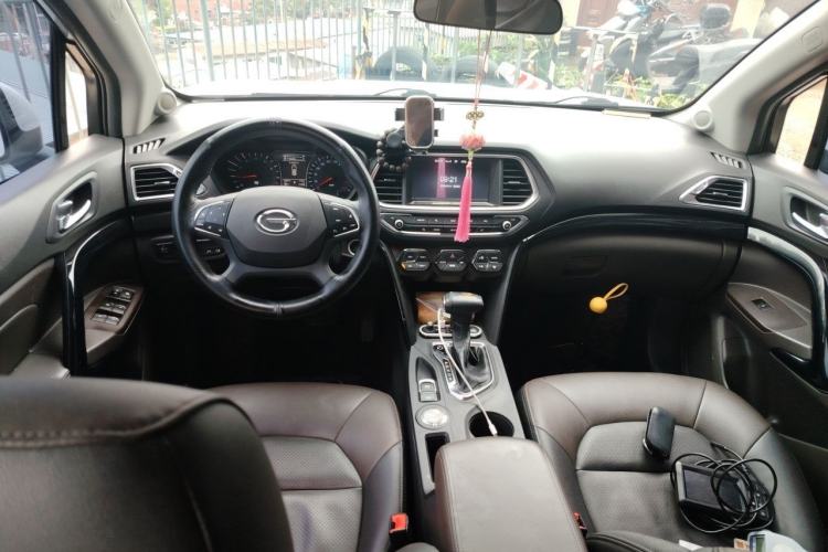 Used GAC Trumpchi GS4 2017 235T Automatic Two-Wheel Drive Luxury Smart Connectivity Version Center Console