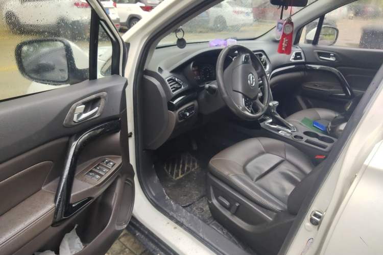 Used GAC Trumpchi GS4 2017 235T Automatic Two-Wheel Drive Luxury Smart Connectivity Version Driver Seat