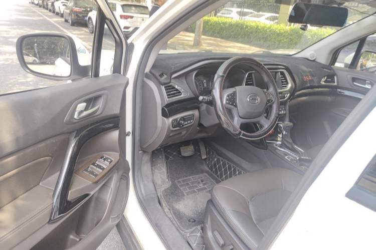 Used GAC Trumpchi GS4 2017 235T Automatic Two-Wheel Drive Luxury Smart Connectivity Version Driver Seat