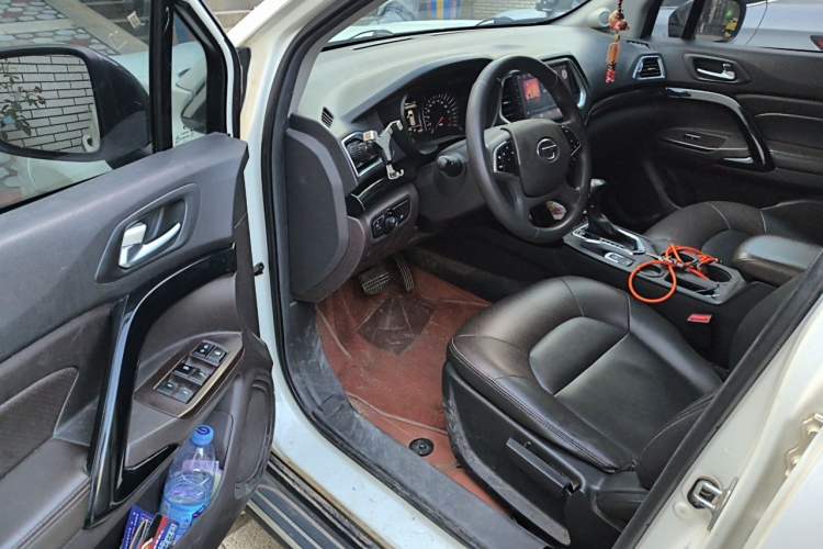 Used GAC Trumpchi GS4 2017 235T Automatic Two-Wheel Drive Elite Edition Driver Seat