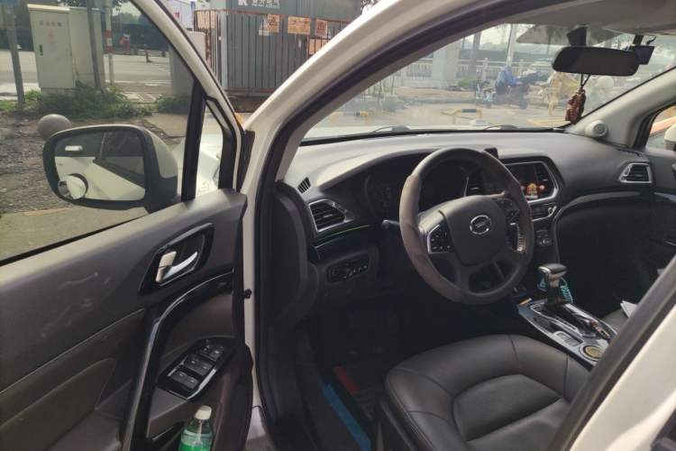 Used GAC Trumpchi GS4 2017 235T Automatic Two-Wheel Drive Luxury Smart Connectivity Version Driver Seat