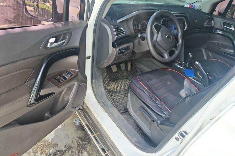 Used GAC Trumpchi GS4 2017 235T Manual Two-Wheel Drive Comfort Edition Driver Seat