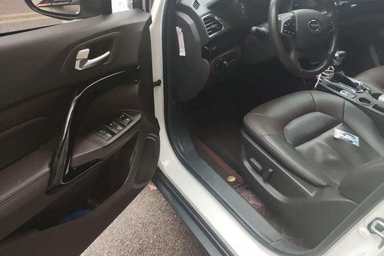 Used GAC Trumpchi GS4 2017 235T Automatic Two-Wheel Drive Luxury Smart Connectivity Version Driver Seat