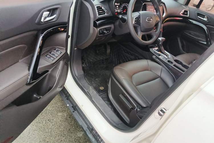 Used GAC Trumpchi GS4 2017 235T G-DCT Two-Wheel Drive Elite Edition Driver Seat