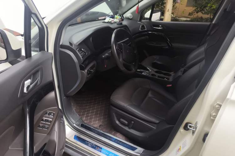 Used GAC Trumpchi GS4 2017 235T Automatic Two-Wheel Drive Luxury Smart Connectivity Version Driver Seat