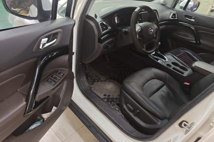 Used GAC Trumpchi GS4 2017 235T Automatic Two-Wheel Drive Luxury Smart Connectivity Version Driver Seat