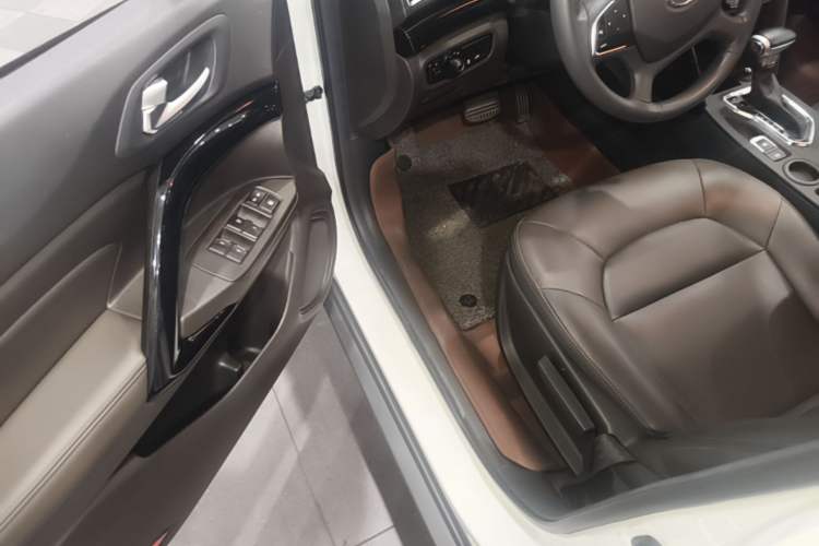 Used GAC Trumpchi GS4 2017 235T Automatic Two-Wheel Drive Elite Edition Driver Seat