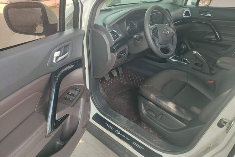 Used GAC Trumpchi GS4 2017 235T Manual Two-Wheel Drive Luxury Edition Driver Seat