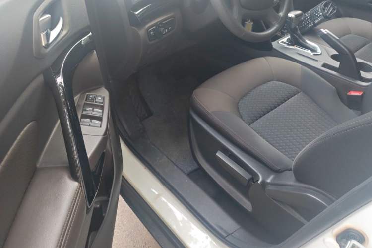 Used GAC Trumpchi GS4 2017 200T G-DCT Two-Wheel Drive Comfort Edition Driver Seat