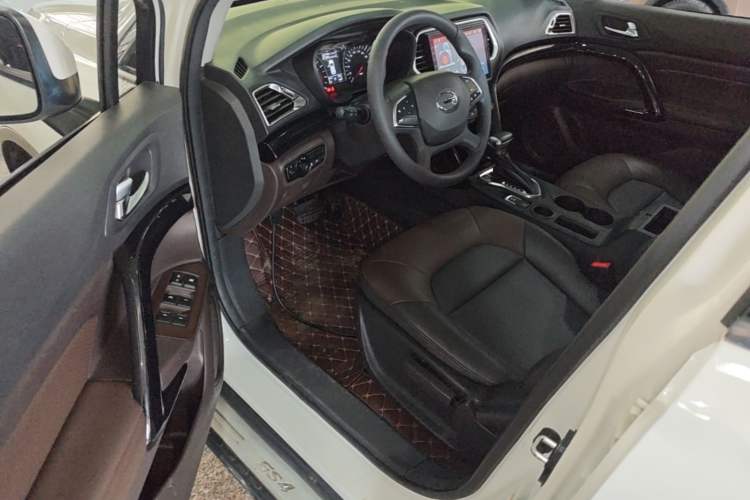 Used GAC Trumpchi GS4 2017 235T G-DCT Two-Wheel Drive Elite Edition Driver Seat