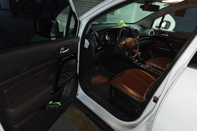 Used GAC Trumpchi GS4 2017 235T Automatic Two-Wheel Drive Luxury Smart Connectivity Version Driver Seat
