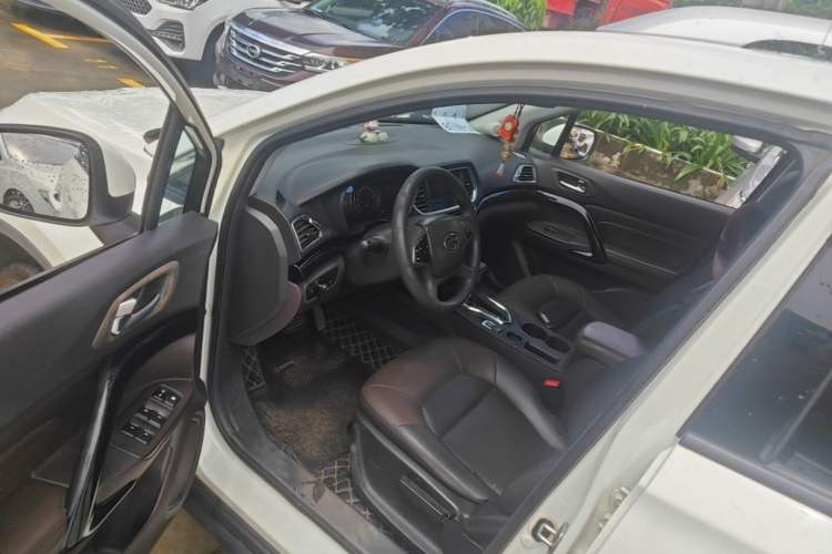 Used GAC Trumpchi GS4 2017 235T Automatic Two-Wheel Drive Elite Edition Driver Seat