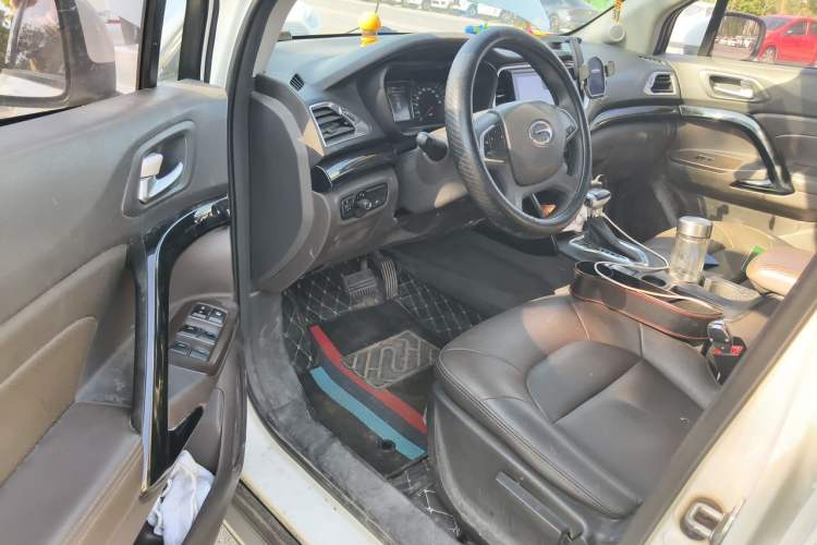 Used GAC Trumpchi GS4 2017 235T G-DCT Two-Wheel Drive Elite Edition Driver Seat