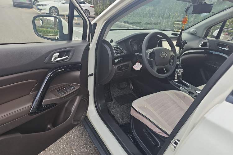 Used GAC Trumpchi GS4 2017 235T Automatic Two-Wheel Drive Elite Edition Driver Seat