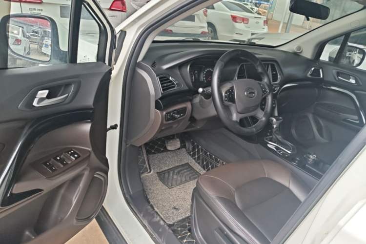 Used GAC Trumpchi GS4 2017 235T Automatic Two-Wheel Drive Elite Edition Driver Seat