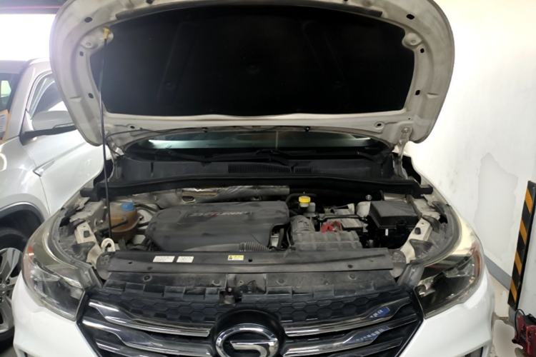 Used GAC Trumpchi GS4 2017 235T Manual Two-Wheel Drive Luxury Edition Engine Bay