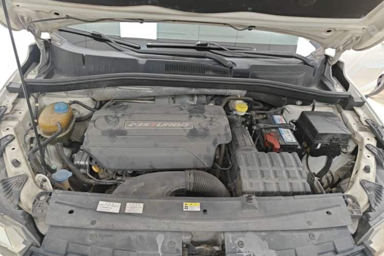 Used GAC Trumpchi GS4 2017 235T Automatic Two-Wheel Drive Luxury Smart Connectivity Version Engine Bay