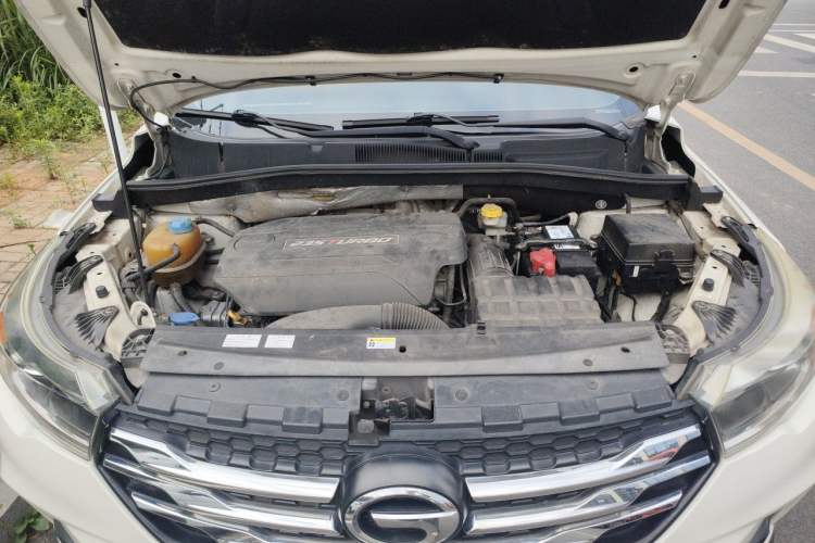 Used GAC Trumpchi GS4 2017 235T Automatic Two-Wheel Drive Elite Edition Engine Bay