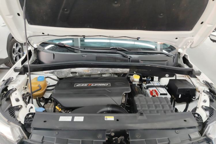 Used GAC Trumpchi GS4 2017 235T Manual Two-Wheel Drive Luxury Edition Engine Bay