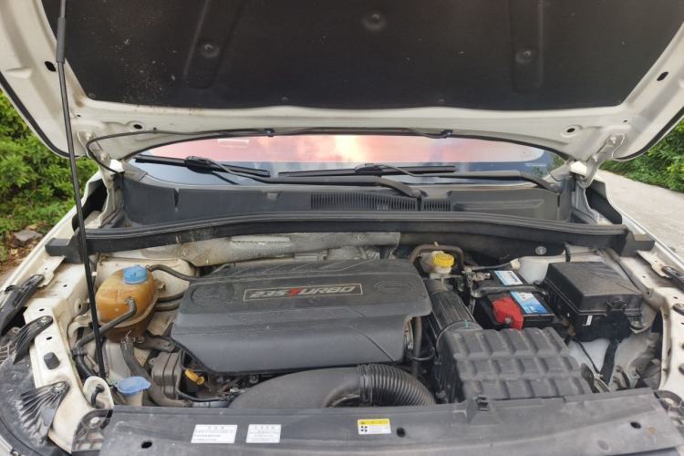 Used GAC Trumpchi GS4 2017 235T Automatic Two-Wheel Drive Luxury Smart Connectivity Version Engine Bay