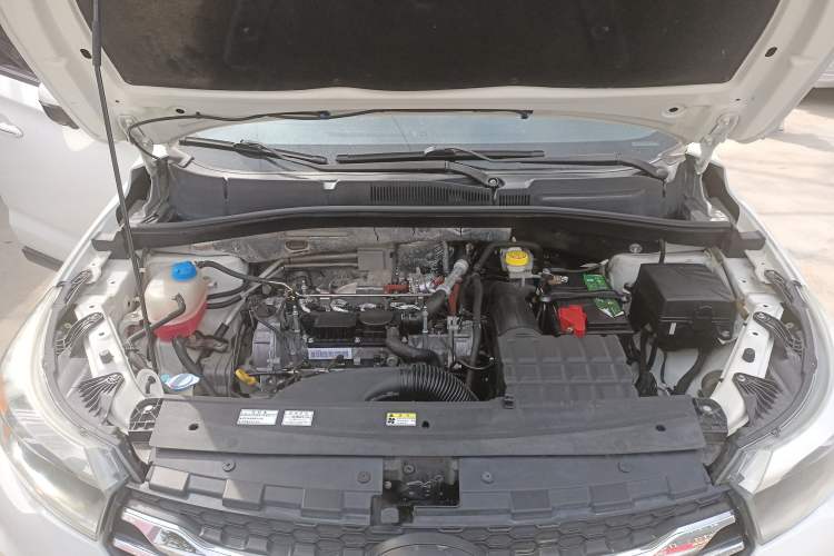 Used GAC Trumpchi GS4 2017 235T Automatic Two-Wheel Drive Luxury Smart Connectivity Version Engine Bay