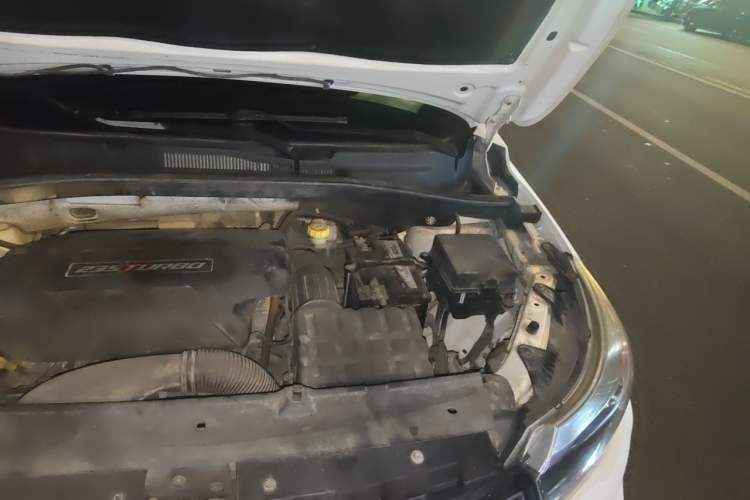 Used GAC Trumpchi GS4 2017 235T Manual Two-Wheel Drive Luxury Edition Engine Bay Left