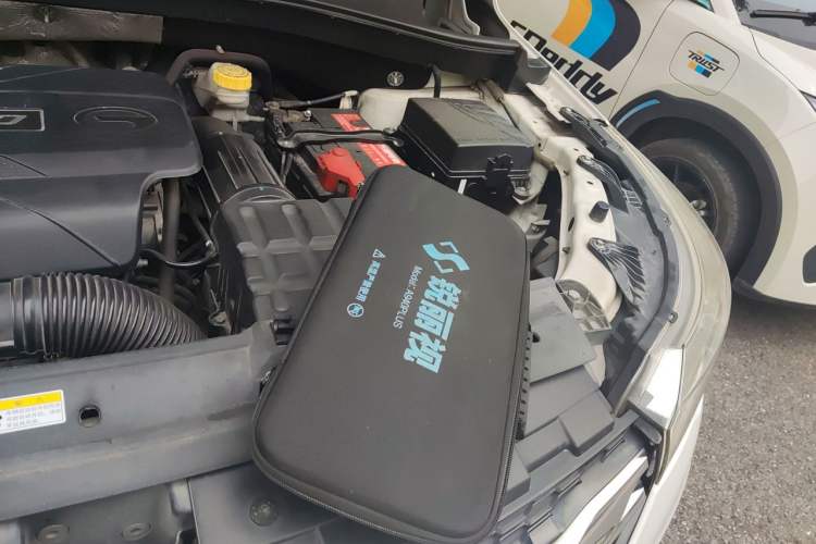 Used GAC Trumpchi GS4 2017 235T Automatic Two-Wheel Drive Luxury Smart Connectivity Version Engine Bay Left