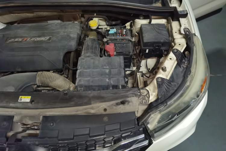 Used GAC Trumpchi GS4 2017 235T Automatic Two-Wheel Drive Luxury Smart Connectivity Version Engine Bay Left