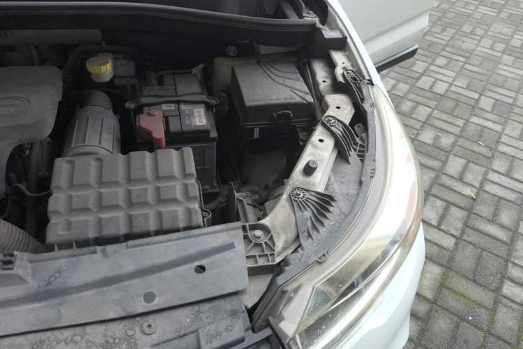 Used GAC Trumpchi GS4 2017 235T Manual Two-Wheel Drive Luxury Edition Engine Bay Left
