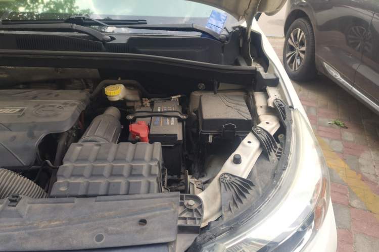 Used GAC Trumpchi GS4 2017 235T Manual Two-Wheel Drive Luxury Edition Engine Bay Left