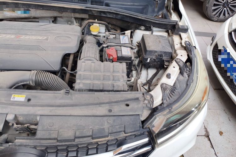 Used GAC Trumpchi GS4 2017 235T Automatic Two-Wheel Drive Luxury Smart Connectivity Version Engine Bay Left