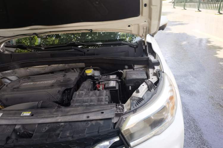 Used GAC Trumpchi GS4 2017 235T Automatic Two-Wheel Drive Luxury Smart Connectivity Version Engine Bay Left