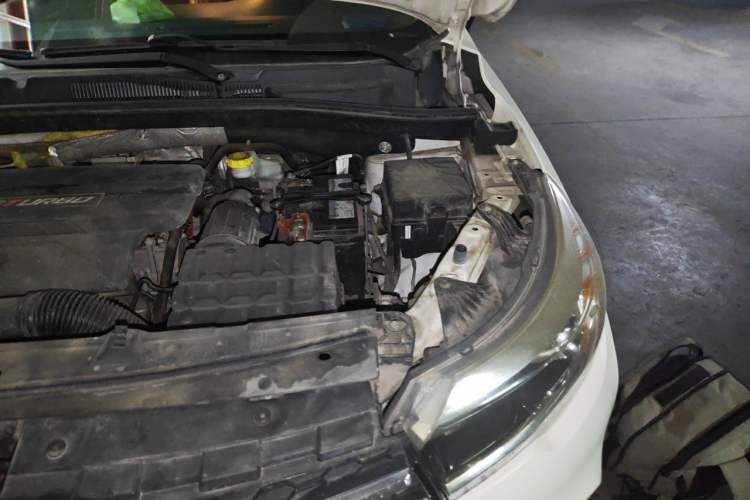 Used GAC Trumpchi GS4 2017 235T Automatic Two-Wheel Drive Luxury Smart Connectivity Version Engine Bay Left