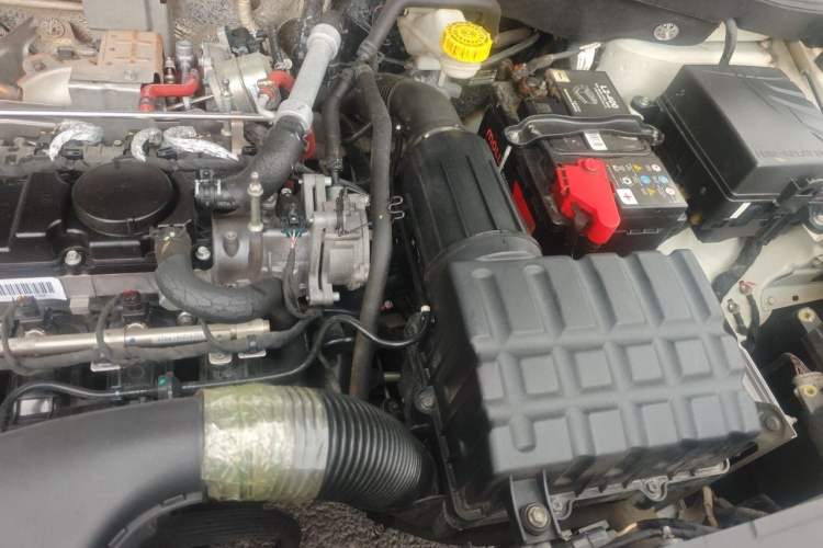 Used GAC Trumpchi GS4 2017 235T Manual Two-Wheel Drive Luxury Edition Engine Bay Left