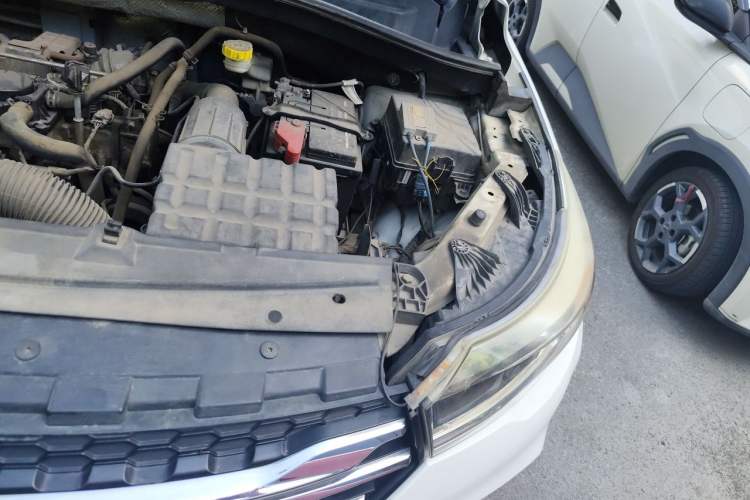 Used GAC Trumpchi GS4 2017 235T Automatic Two-Wheel Drive Luxury Smart Connectivity Version Engine Bay Left