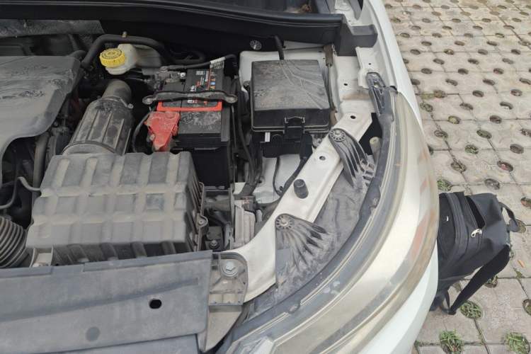 Used GAC Trumpchi GS4 2017 235T Automatic Two-Wheel Drive Luxury Smart Connectivity Version Engine Bay Left