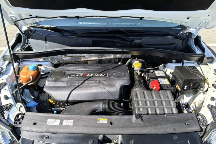 Used GAC Trumpchi GS4 2017 235T Automatic Two-Wheel Drive Luxury Smart Connectivity Version Engine Bay