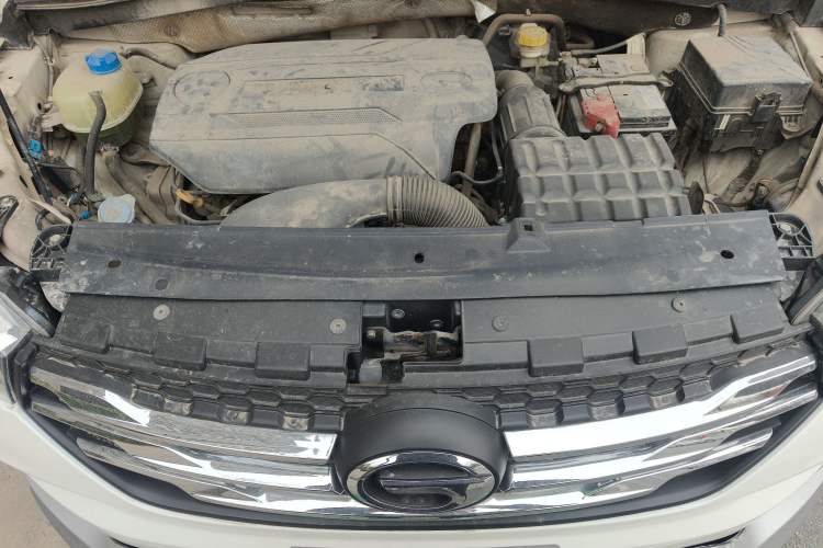 Used GAC Trumpchi GS4 2017 235T Automatic Two-Wheel Drive Elite Edition Engine Bay