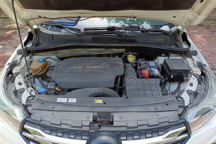 Used GAC Trumpchi GS4 2017 235T Automatic Two-Wheel Drive Elite Edition Engine Bay