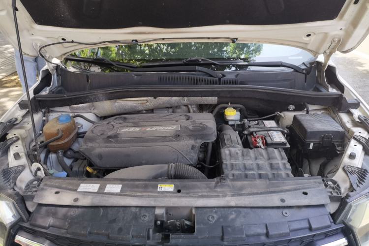 Used GAC Trumpchi GS4 2017 235T Automatic Two-Wheel Drive Luxury Smart Connectivity Version Engine Bay