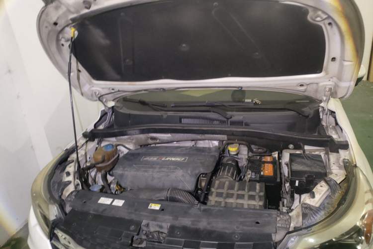 Used GAC Trumpchi GS4 2017 235T Automatic Two-Wheel Drive Luxury Smart Connectivity Version Engine Bay