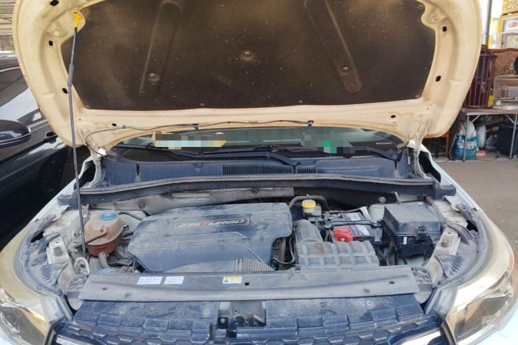 Used GAC Trumpchi GS4 2017 235T Automatic Two-Wheel Drive Elite Edition Engine Bay