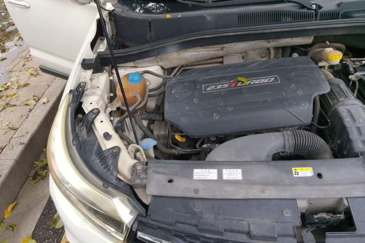 Used GAC Trumpchi GS4 2017 235T Automatic Two-Wheel Drive Luxury Smart Connectivity Version Engine Bay Right