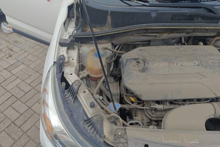 Used GAC Trumpchi GS4 2017 235T Automatic Two-Wheel Drive Luxury Smart Connectivity Version Engine Bay Right