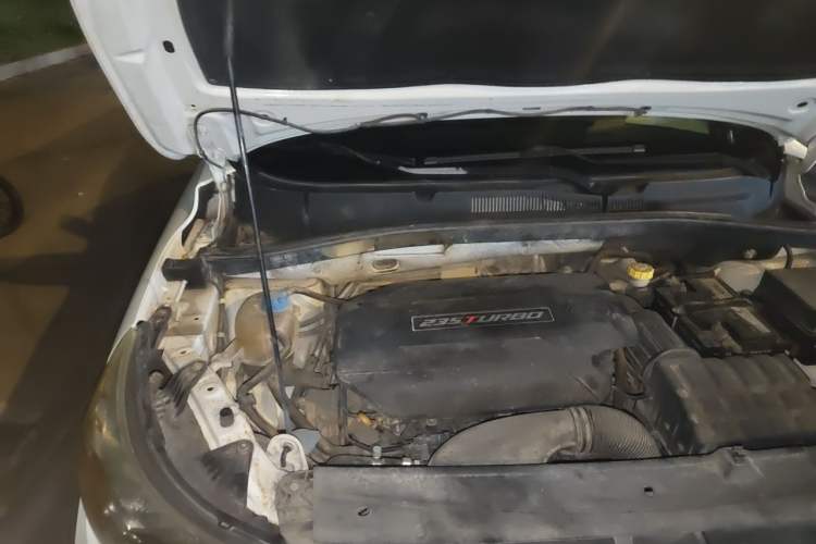 Used GAC Trumpchi GS4 2017 235T Manual Two-Wheel Drive Luxury Edition Engine Bay Right