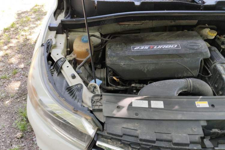 Used GAC Trumpchi GS4 2017 235T G-DCT Two-Wheel Drive Elite Edition Engine Bay Right