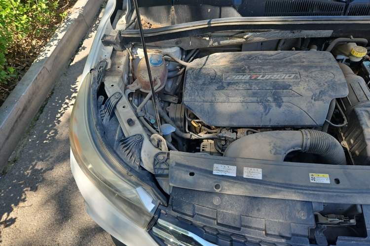 Used GAC Trumpchi GS4 2017 200T Manual Two-Wheel Drive Elite Edition Engine Bay Right