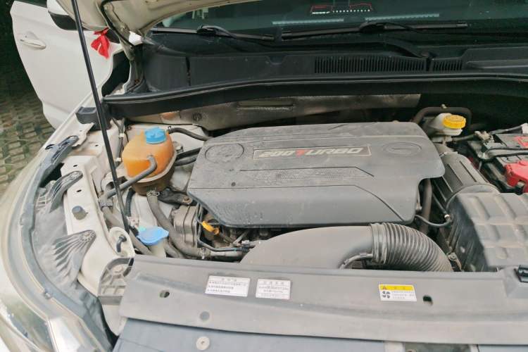Used GAC Trumpchi GS4 2017 200T Manual Two-Wheel Drive Elite Edition Engine Bay Right