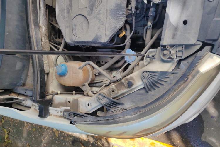 Used GAC Trumpchi GS4 2017 235T G-DCT Two-Wheel Drive Elite Edition Engine Bay Right